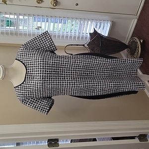 Reed black white bay window short sleeve dress round neck exposed zipper…XL NEW